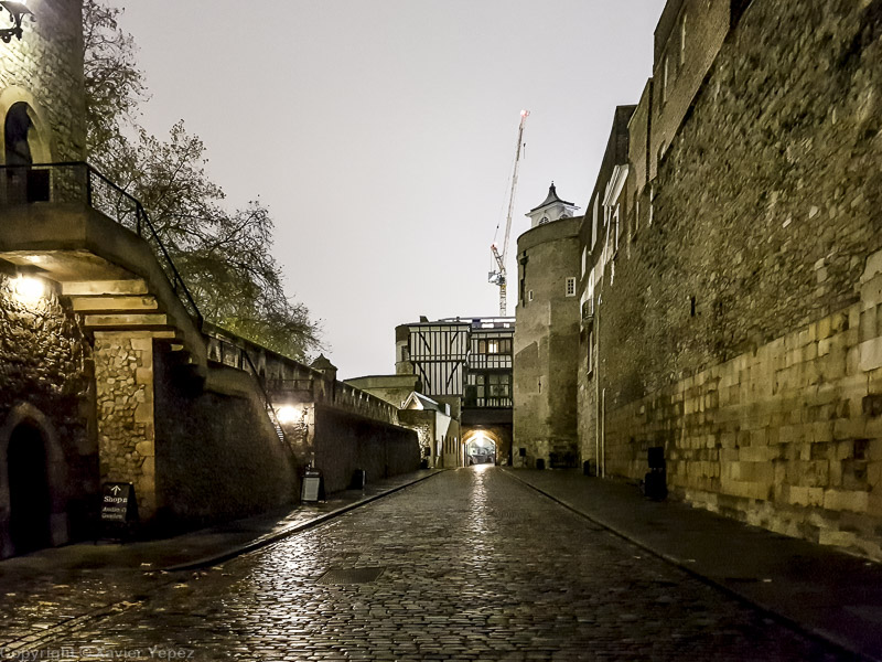 Tower of London at night - getting in